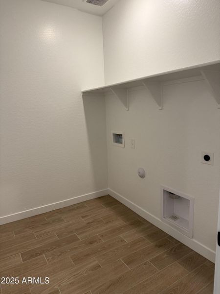 BR45 Lot 238 Laundry