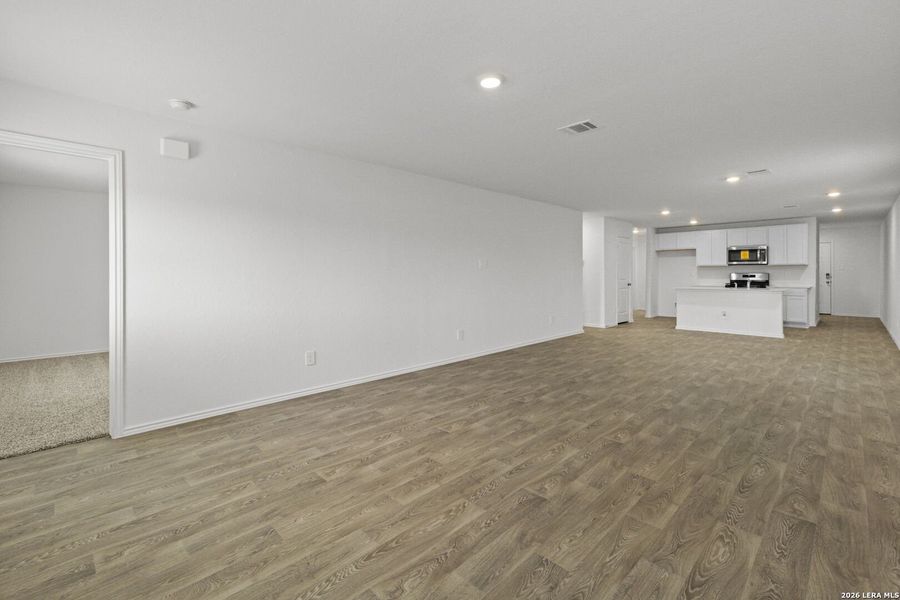 Spacious, unfurnished interior of a new home in Hickory Ridge, Elmendorf (Image 35).