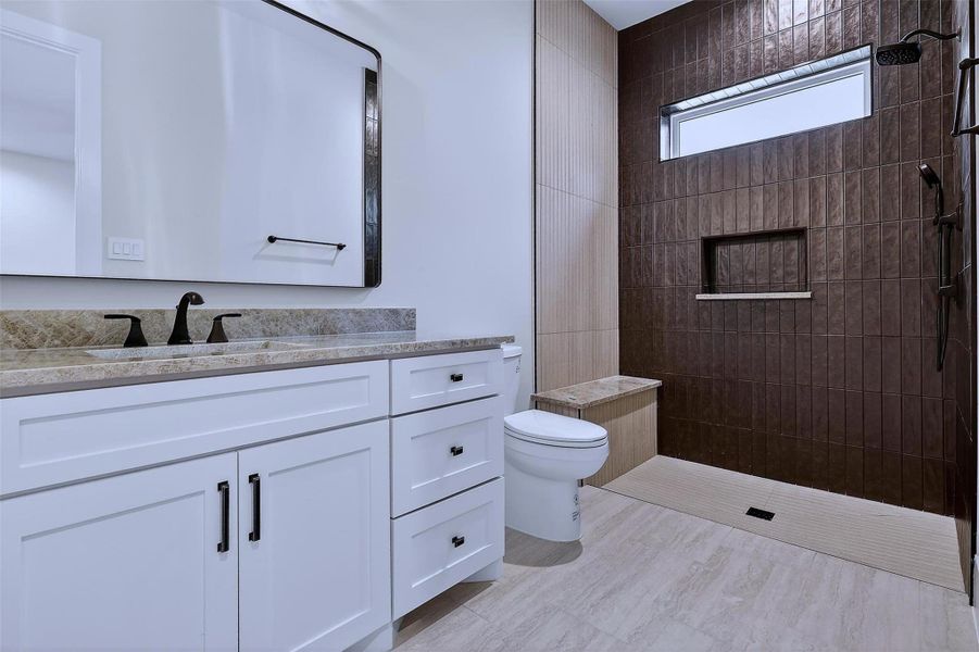 Private ensuite with walk-in shower!