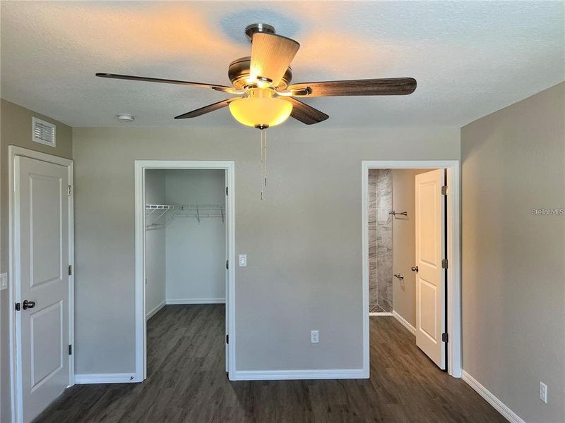 Spacious, unfurnished interior of a new home in , Arcadia (Image 19).