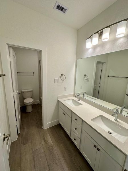 Furnished interior view inside a new home in Briarley, Montgomery (Image 11).