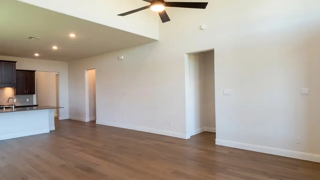Spacious, unfurnished interior of a new home in Clearview Ranch, Royse City (Image 11). Spacious, unfurnished interior of a new home in Clearview Ranch, Royse City (Image 11).