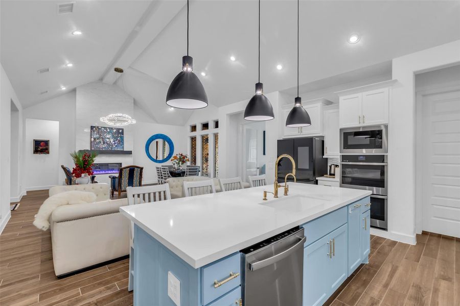 Furnished interior view inside a new home in The Woodlands Hills 75', Conroe (Image 15). Furnished interior view inside a new home in The Woodlands Hills 75', Conroe (Image 15).