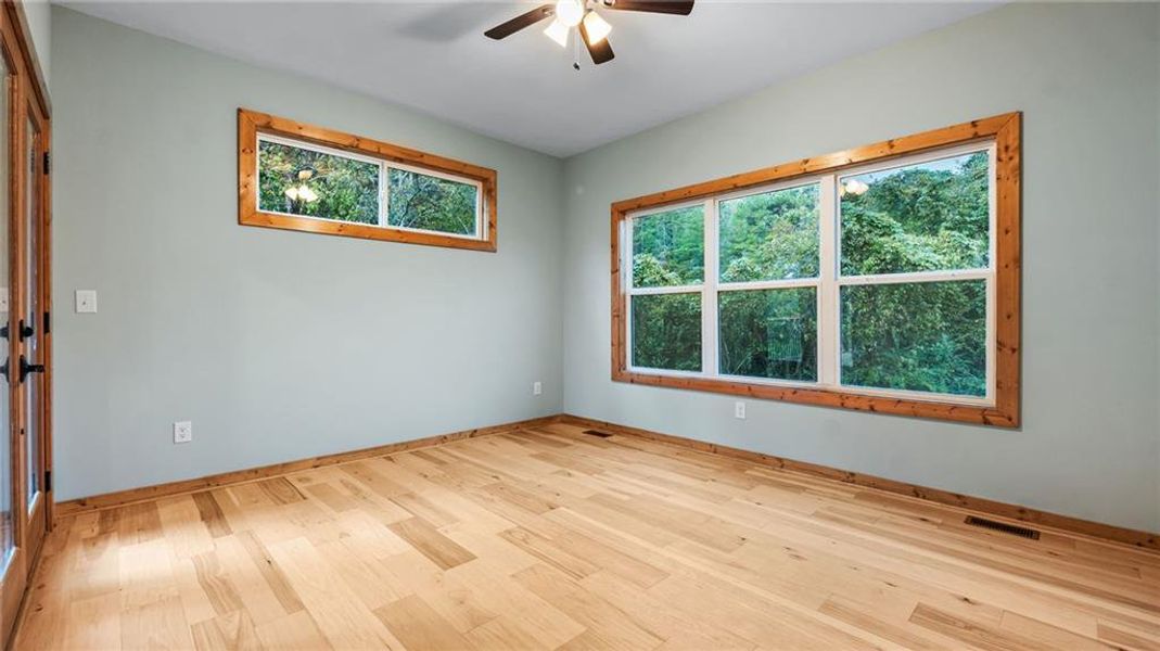 Spacious, unfurnished interior of a new home in , Ellijay (Image 23).