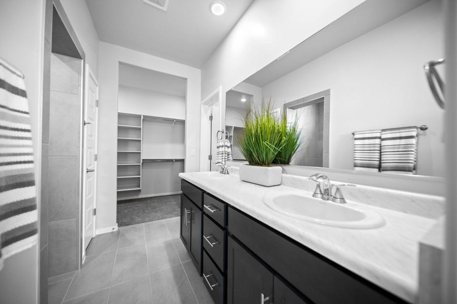 Representative furnished interior of a home built from the Prado by Hakes Brothers in Summer Sky North, El Paso (Image 14).