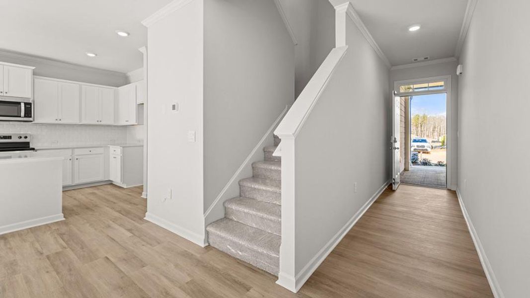 Spacious, unfurnished interior of a new home in Oconee Overlook Townhomes, Gainesville (Image 16).