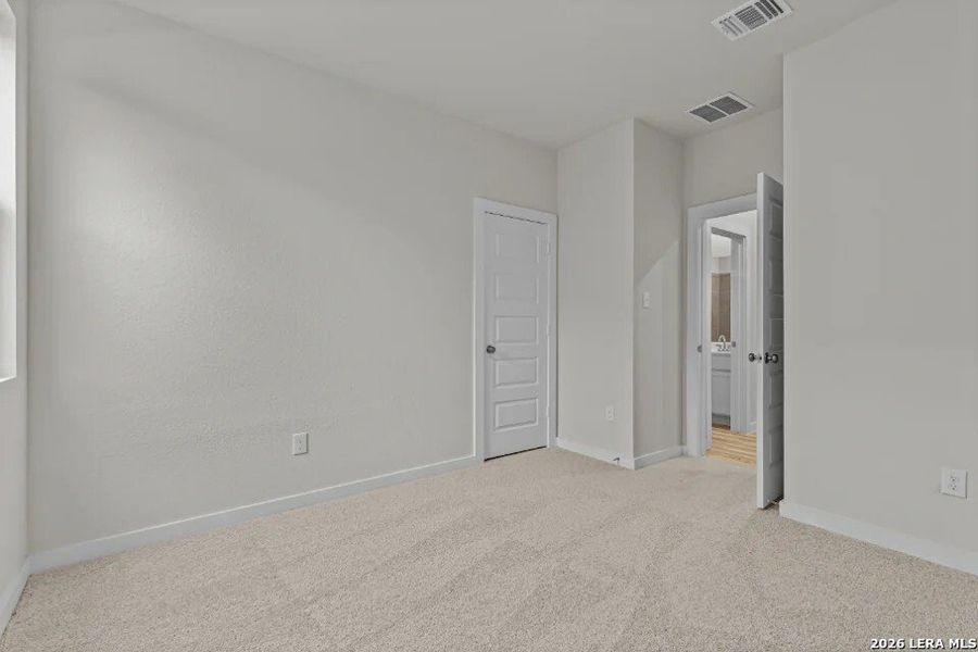 Spacious, unfurnished interior of a new home in Applewhite Meadows, San Antonio (Image 20).