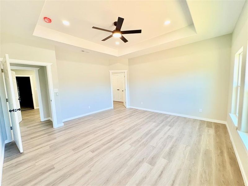 Spacious, unfurnished interior of a new home in , Graham (Image 30).