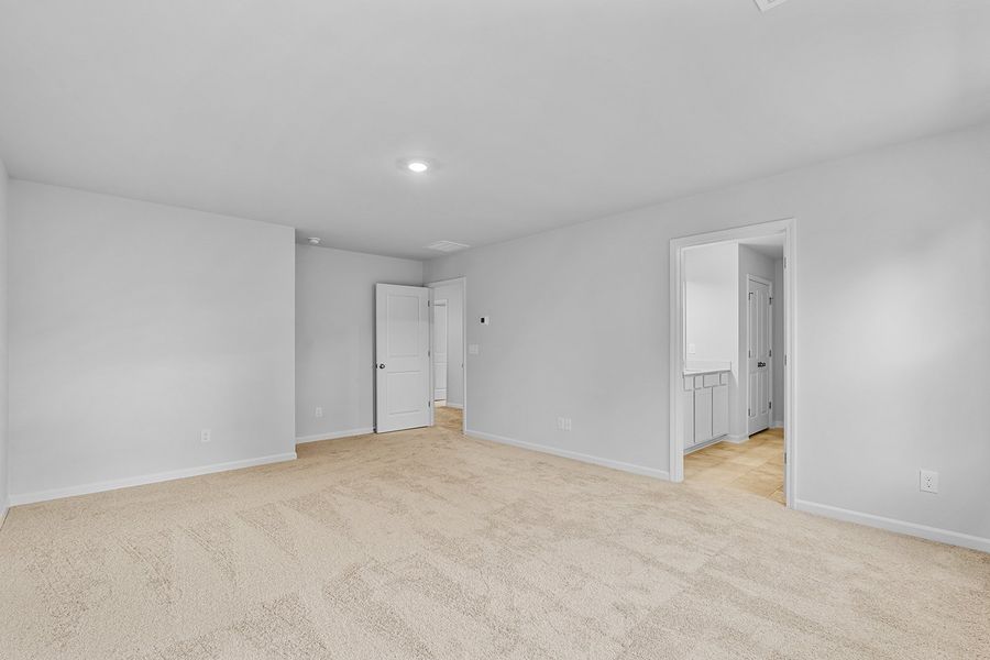 Spacious, unfurnished interior of a new home in Bell West, Kernersville (Image 26).