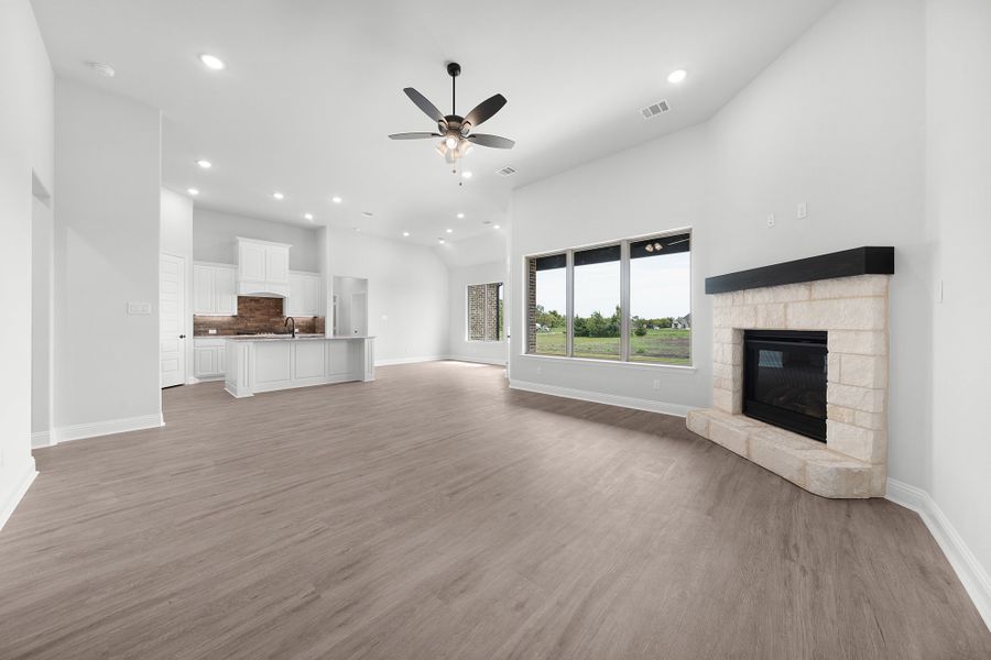 Spacious, unfurnished interior of a new home in Heritage, Rockwall (Image 21).