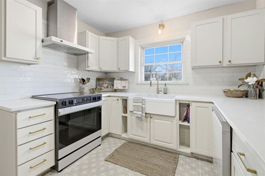 Furnished interior view inside a new home in , Sweetwater (Image 16). Furnished interior view inside a new home in , Sweetwater (Image 16).