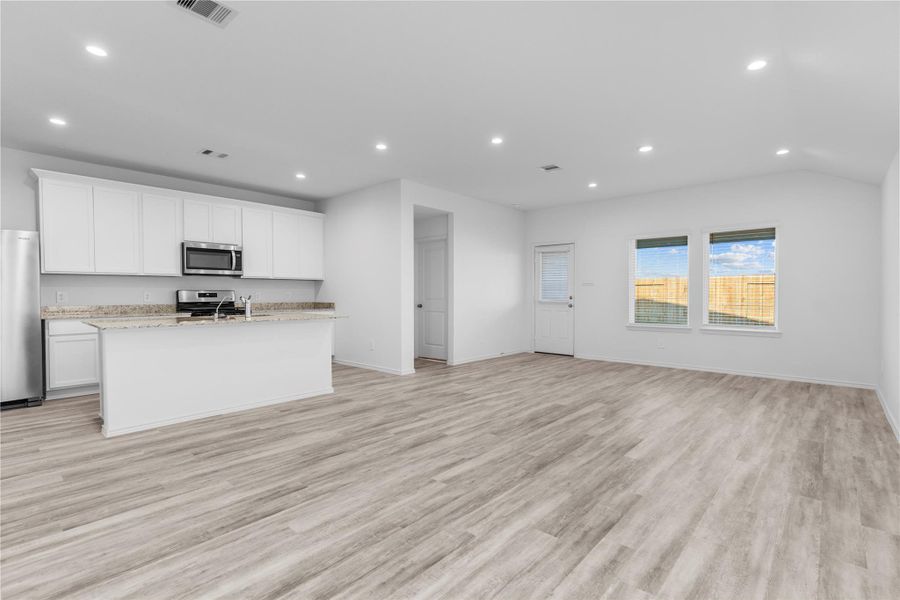 *All images, rooms measurements are approximate. All information, including pricing, is subject to change.