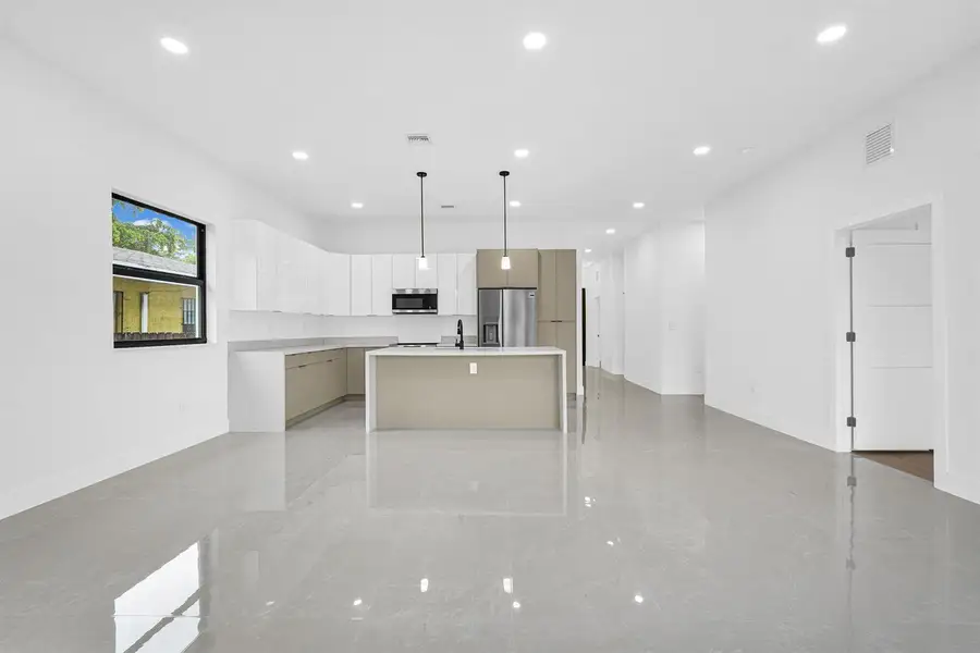 13-web-or-mls-DSC00099 13-web-or-mls-DSC00099