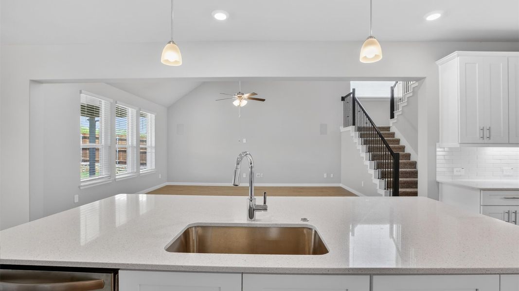 Representative interior finishes for a home built from the Wimberley by D.R. Horton in Lakeview Pointe, Midlothian (Image 18).