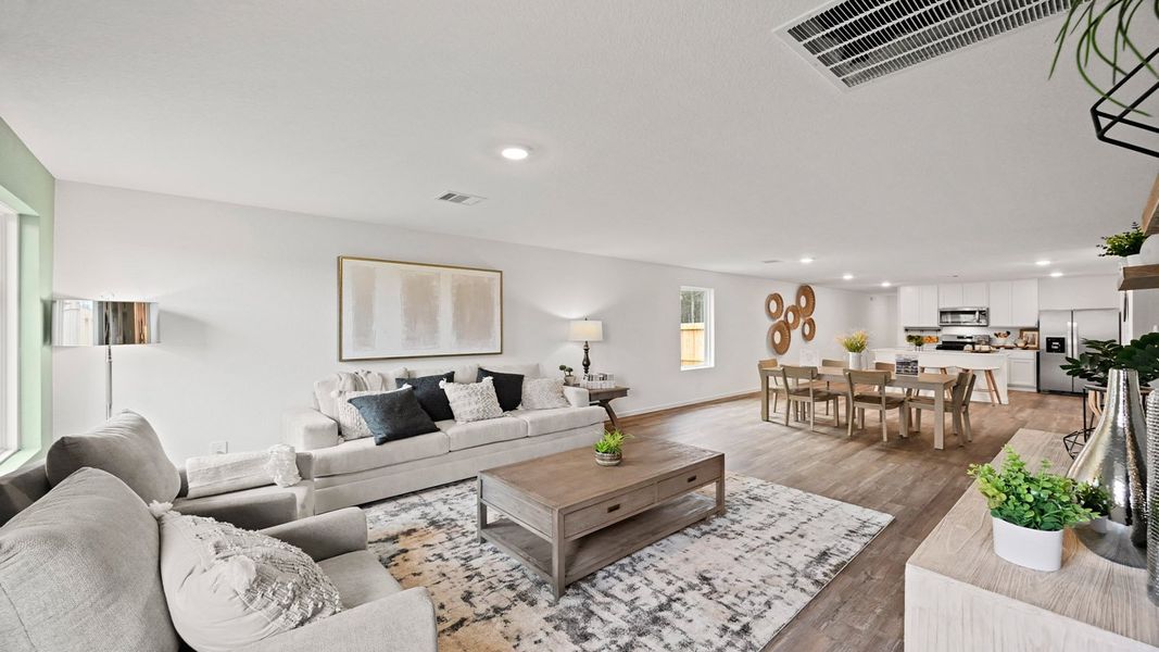 Furnished interior view inside a new home in Silverthorne, Conroe (Image 12).