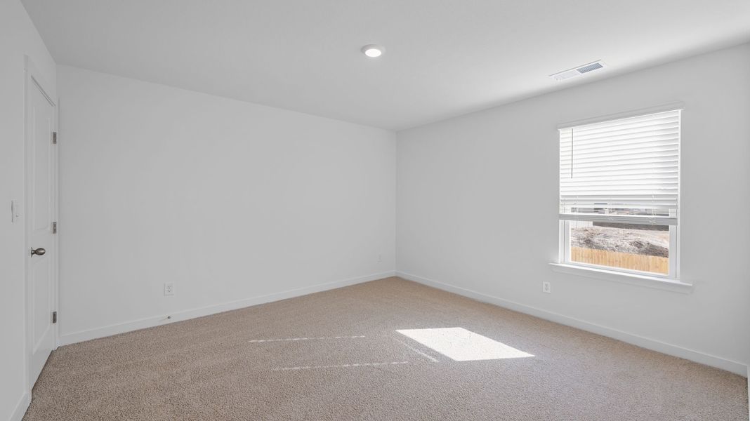 Spacious, unfurnished interior of a new home in Hillcrest Landing, McDonald (Image 17).