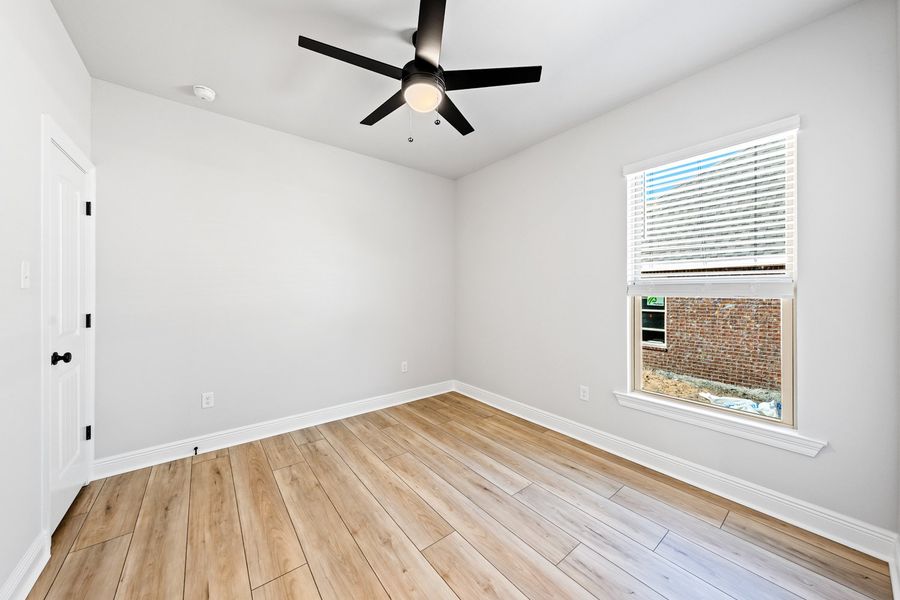 Spacious, unfurnished interior of a new home in Young Oaks, Crestview (Image 19).