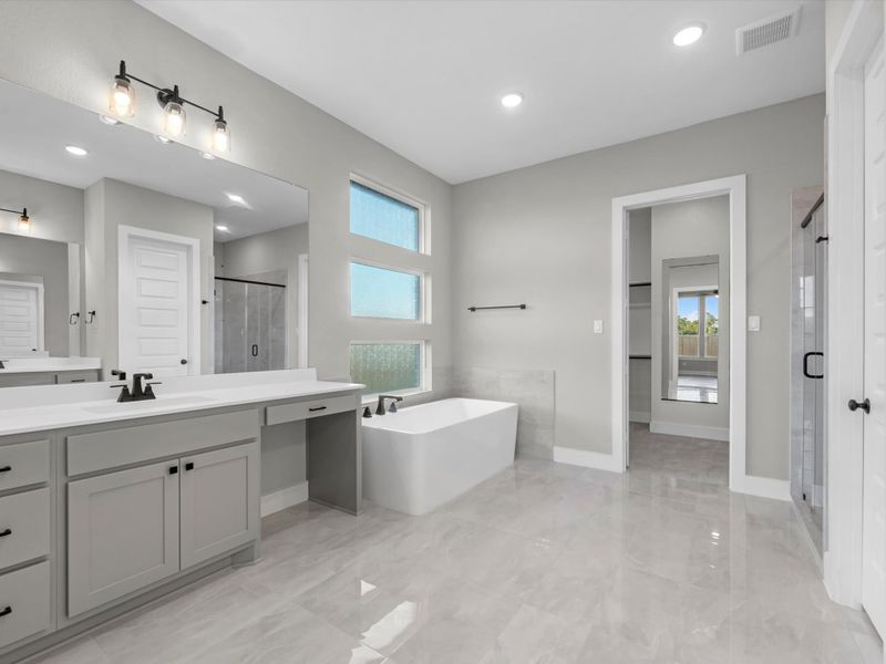 Furnished interior view inside a new home in Sienna 60’, Missouri City (Image 7).