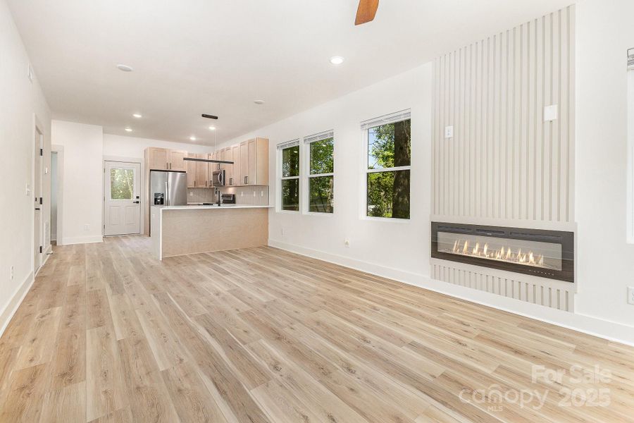Spacious, unfurnished interior of a new home in , Concord (Image 10).