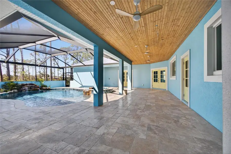 Exterior details and patio area of a home in , Port Charlotte (Image 4).