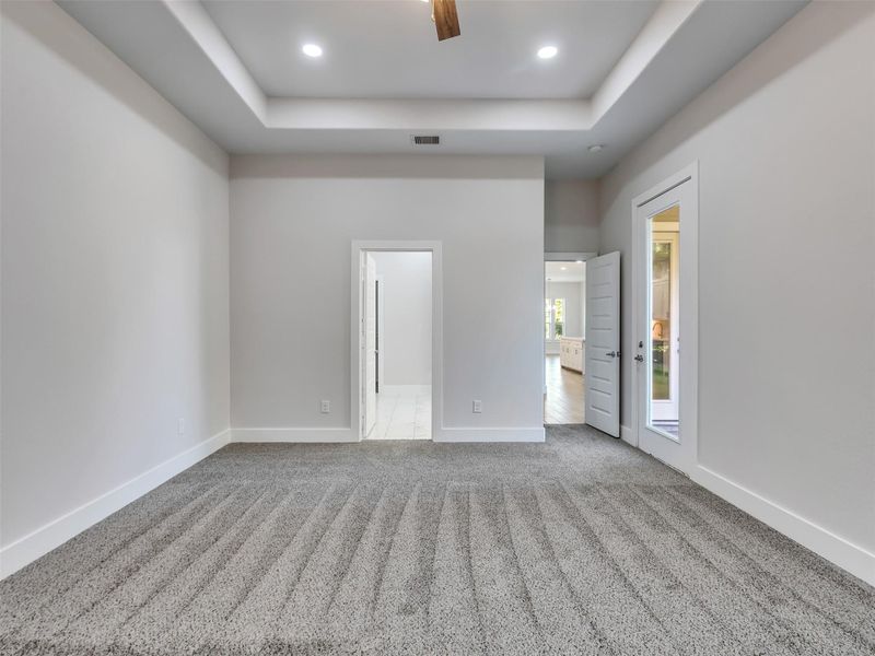 Spacious, unfurnished interior of a new home in , Dickinson (Image 16).
