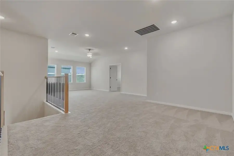 Representative unfurnished interior of a home built from the CHESEAPEAKE 3419SMR3CG by Saratoga Homes in Heritage Oaks, Killeen (Image 25). Representative unfurnished interior of a home built from the CHESEAPEAKE 3419SMR3CG by Saratoga Homes in Heritage Oaks, Killeen (Image 25).