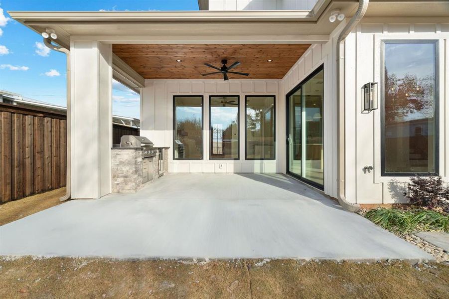 Exterior details and patio area of a home in , Granbury (Image 25).