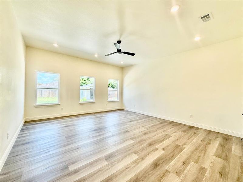 Spacious, unfurnished interior of a new home in , Grand Prairie (Image 18). Spacious, unfurnished interior of a new home in , Grand Prairie (Image 18).