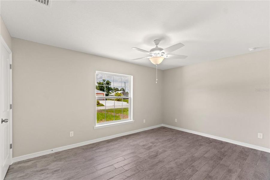 Spacious, unfurnished interior of a new home in , Port Charlotte (Image 11).