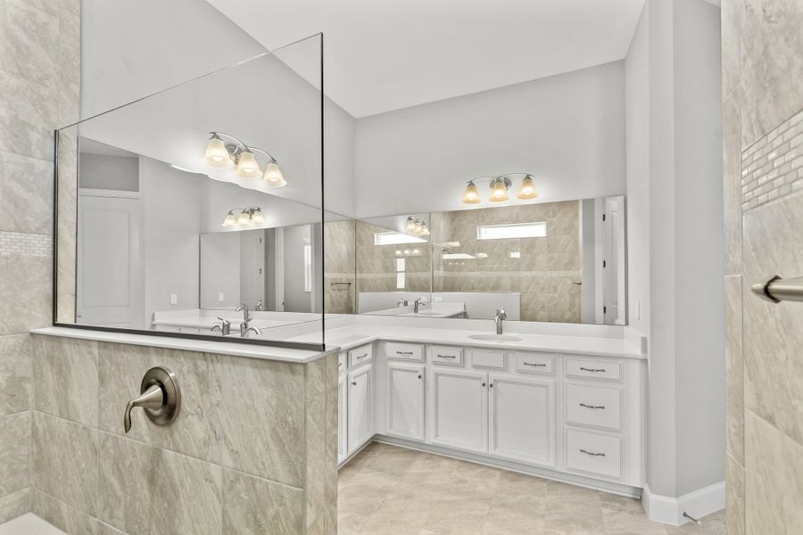 Pebble Beach Owner's Bath