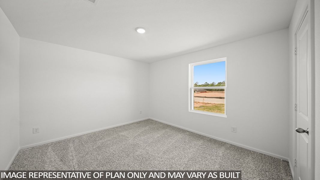 Representative unfurnished interior of a home built from the Glendale by D.R. Horton in Chapel Lakes, Montgomery (Image 17).