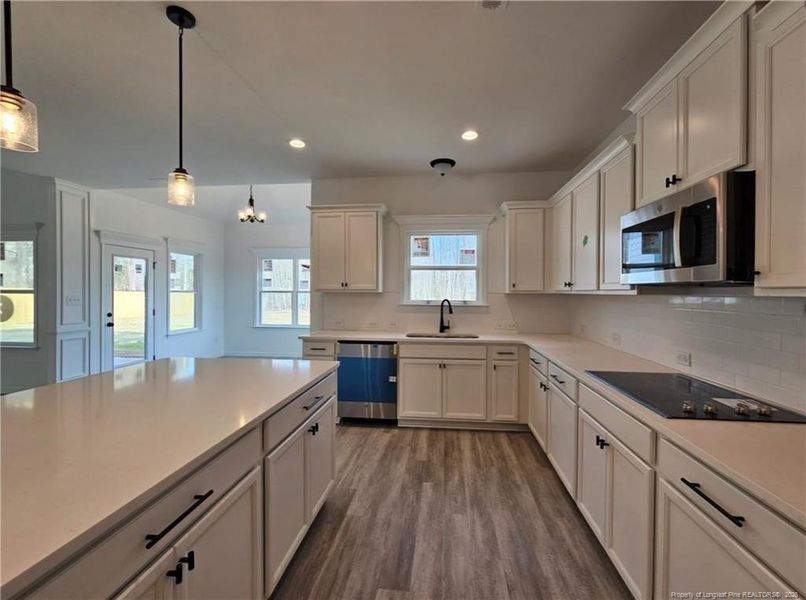 PICTURE IS REPRESENTIVE!!