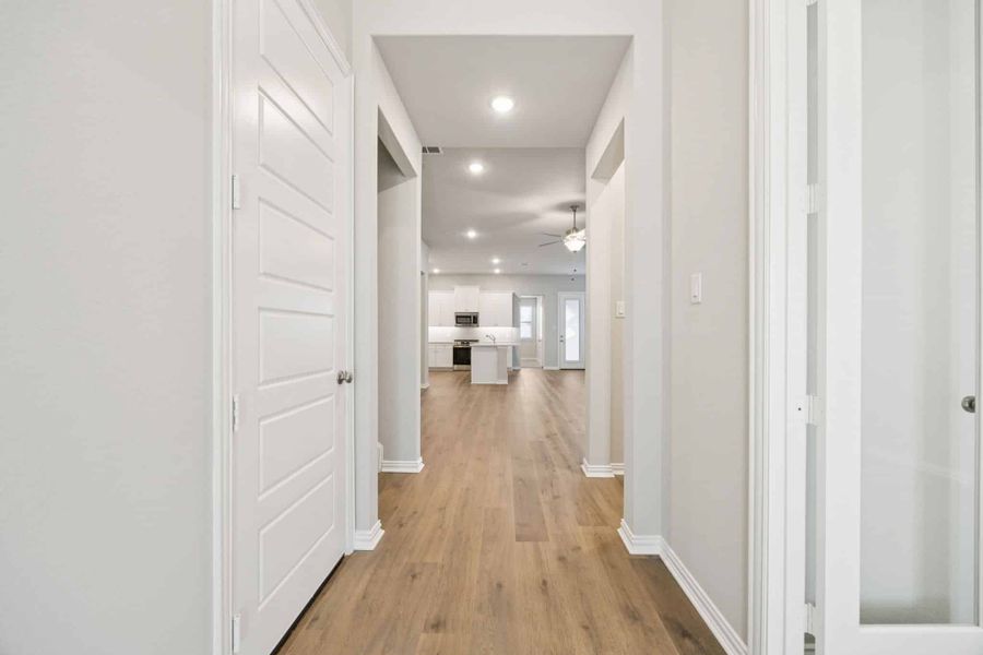 Spacious, unfurnished interior of a new home in Avondale, Fate (Image 14).