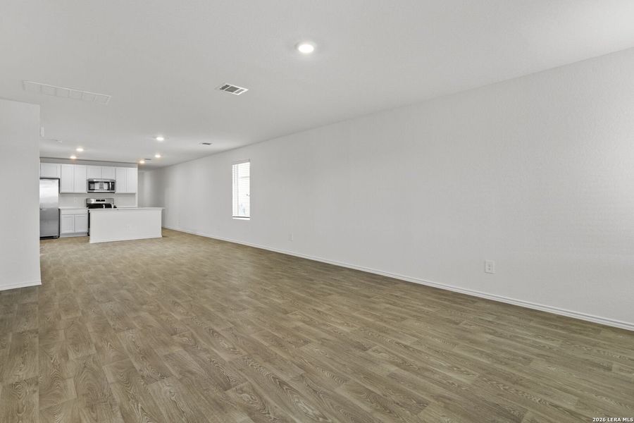 Spacious, unfurnished interior of a new home in Hickory Ridge, Elmendorf (Image 12).