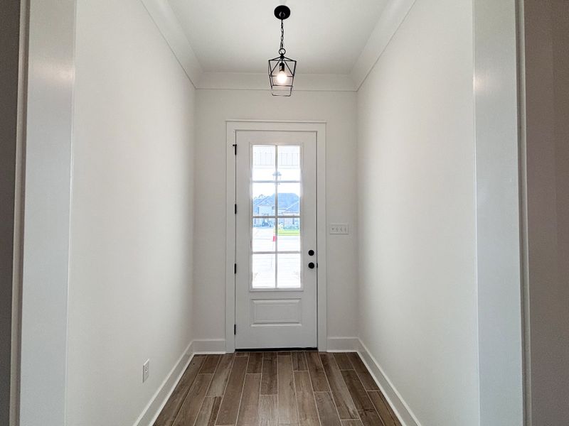 Spacious, unfurnished interior of a new home in Bird Song at Hammock Bay, Freeport (Image 16).