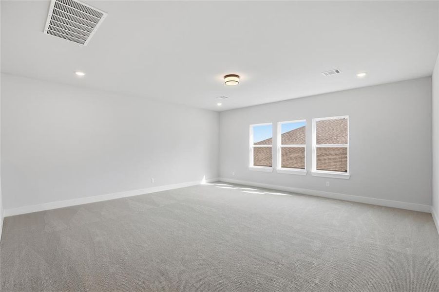 Spacious, unfurnished interior of a new home in Talon Hills, Fort Worth (Image 30).