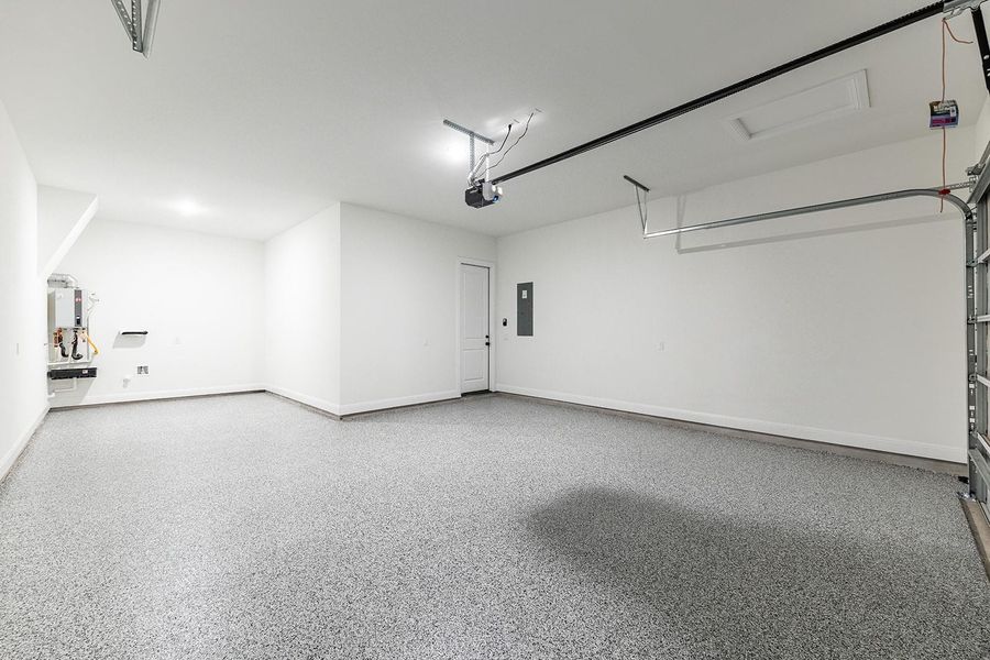 Spacious, unfurnished interior of a new home in Parmer Ranch 60, Georgetown (Image 11).