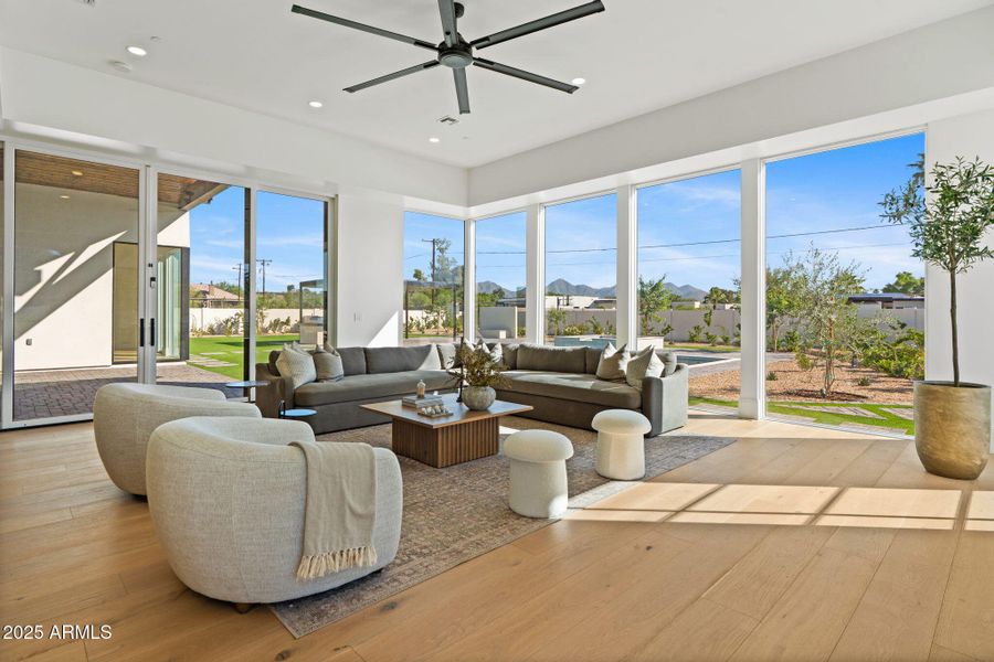 20-web-or-mls-10809-n-82nd-pl 20-web-or-mls-10809-n-82nd-pl