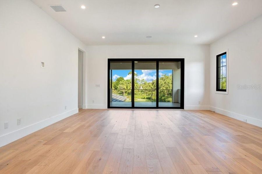 Spacious, unfurnished interior of a new home in , Windermere (Image 66).