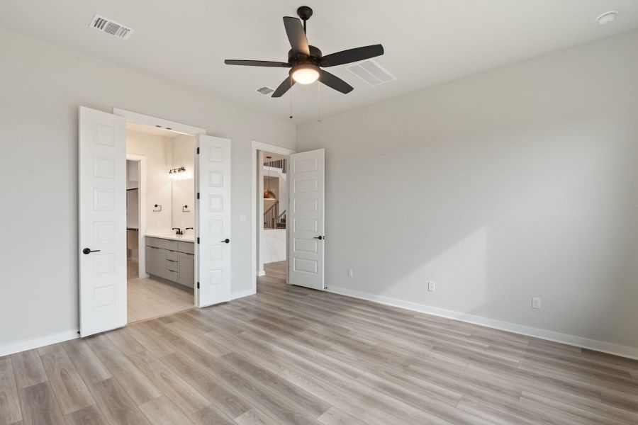 Spacious, unfurnished interior of a new home in Lagos Reserve, Manor (Image 36). Spacious, unfurnished interior of a new home in Lagos Reserve, Manor (Image 36).