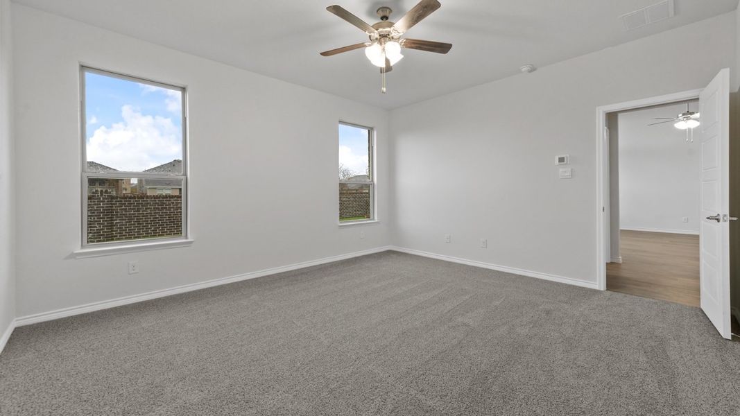 Spacious, unfurnished interior of a new home in Liberty Crossing, Royse City (Image 16).