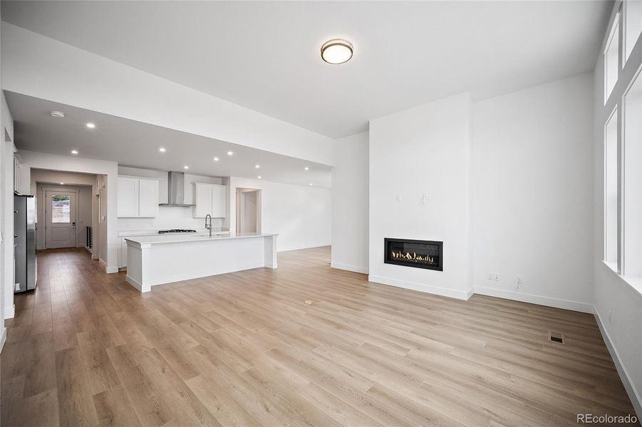 Spacious, unfurnished interior of a new home in Jackson Creek, Monument (Image 27).