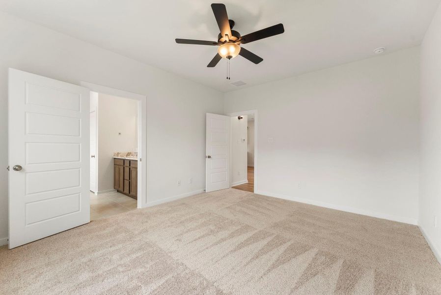 Spacious, unfurnished interior of a new home in Spring Lake, Huntsville (Image 38). Spacious, unfurnished interior of a new home in Spring Lake, Huntsville (Image 38).