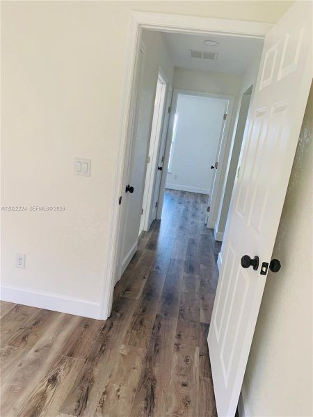 Spacious, unfurnished interior of a new home in , Lake Placid (Image 11).