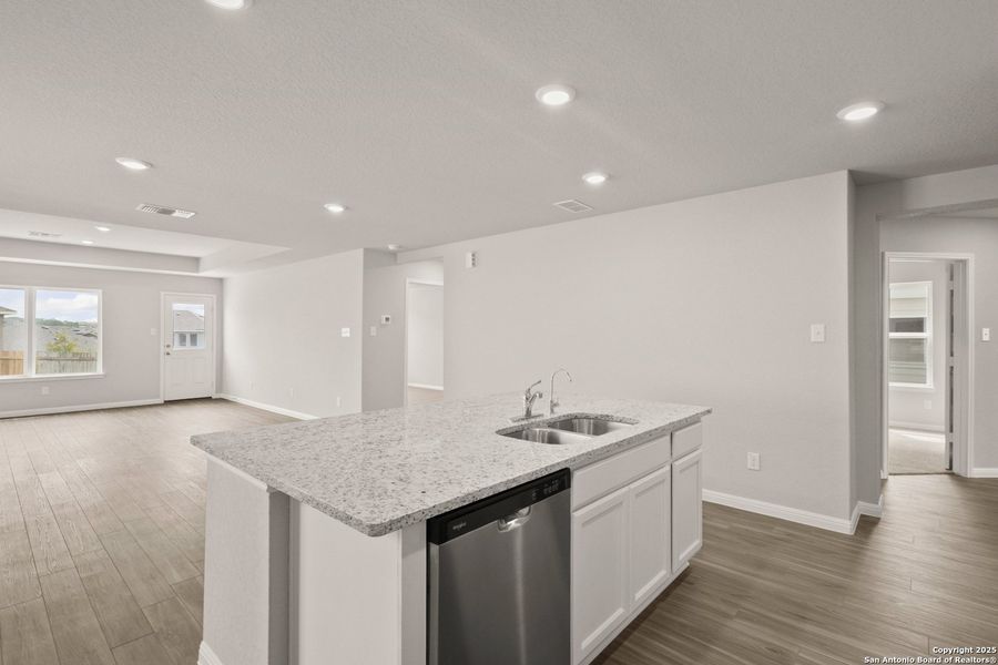 Furnished interior view inside a new home in Cinco Lakes, San Antonio (Image 5).