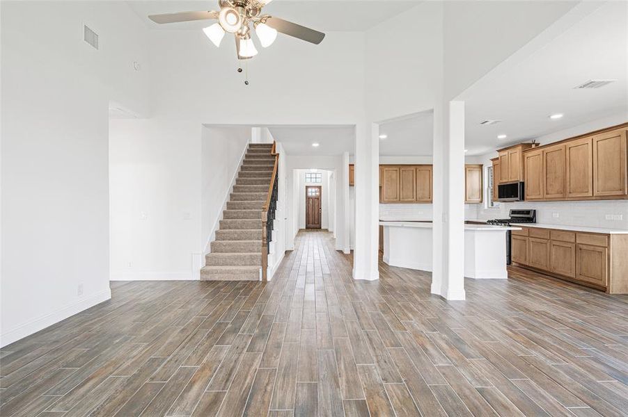 Spacious, unfurnished interior of a new home in Stone River Glen, Royse City (Image 16). Spacious, unfurnished interior of a new home in Stone River Glen, Royse City (Image 16).