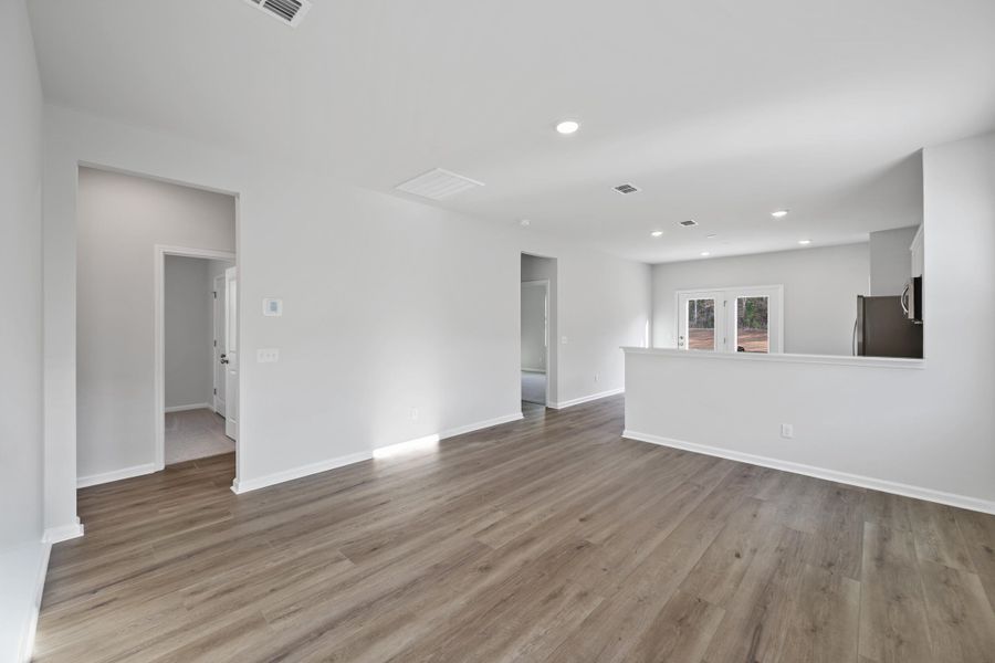 Spacious, unfurnished interior of a new home in , Summerville (Image 18).