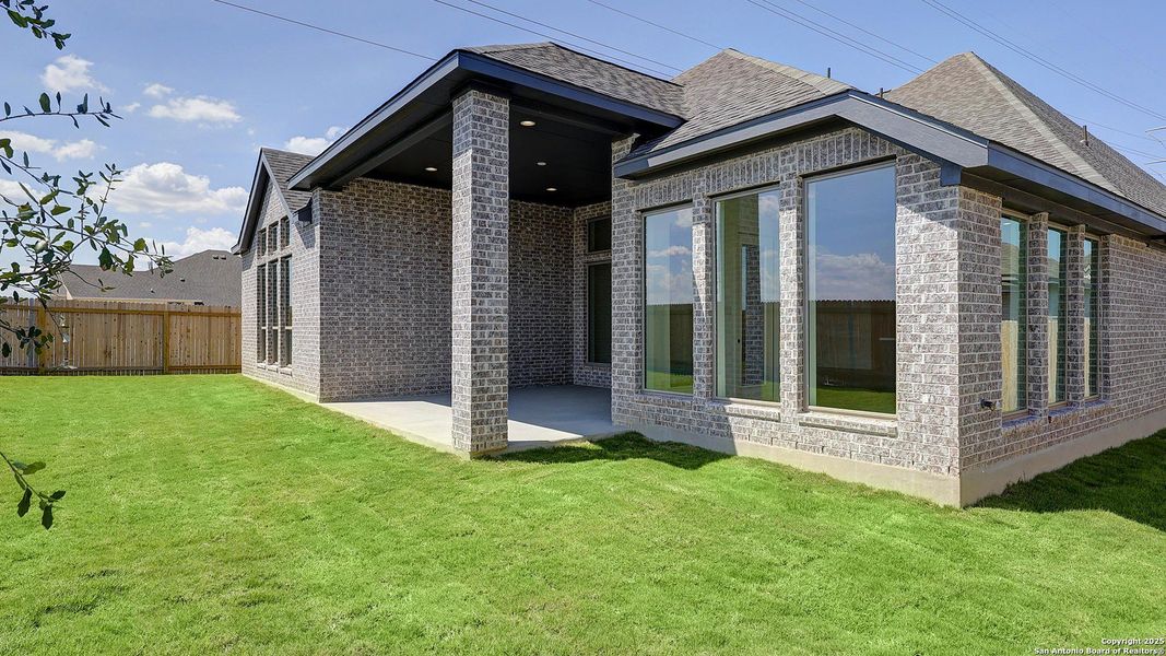 Exterior details and patio area of a home in Haby Hill 60', San Antonio (Image 4). Exterior details and patio area of a home in Haby Hill 60', San Antonio (Image 4).