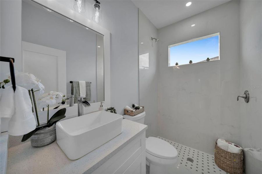 Spacious, unfurnished interior of a new home in , Lehigh Acres (Image 21).