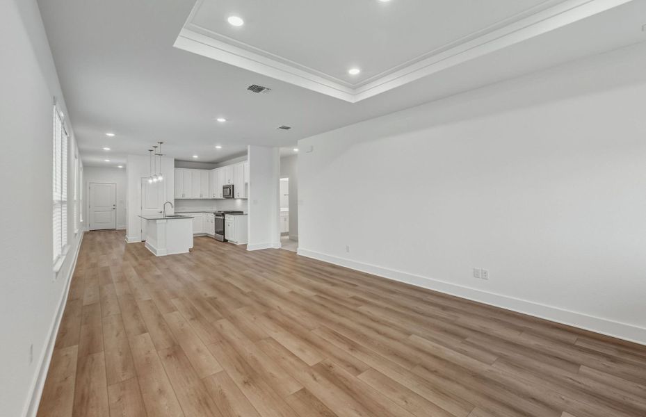 Spacious, unfurnished interior of a new home in Saddleback at Santa Rita Ranch, Liberty Hill (Image 16).